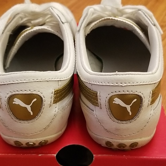 💞Sold💞 Puma Sneakers in White/Metallic Gold - Picture 3 of 6